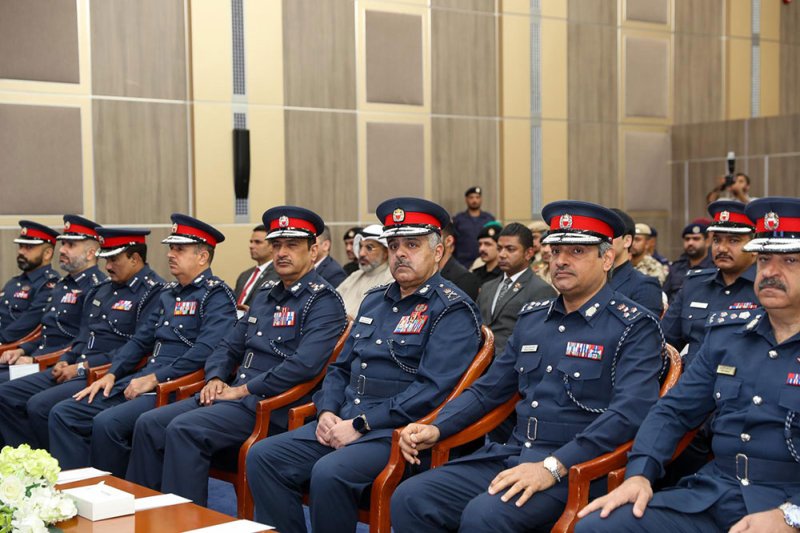 نائب رئيس الأمن العام يشهد حفل تخريج عدد من الدورات التدريبية بإدارة المراسم وحماية الشخصيات