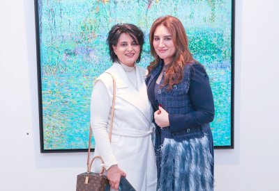 الفنانة نبيلة الخيّر: أنا لا أرسم بل ألون.. هكذا أرى نفسي