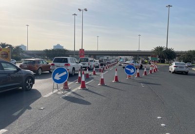 (الأشغال): بدء غلق بعض المسارات في تقاطع السيف لتحسين الحركة المرورية