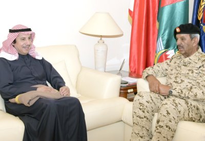 القائد العام لقوة دفاع البحرين يستقبل الشيخ عزام بن مبارك الصباح‎‎