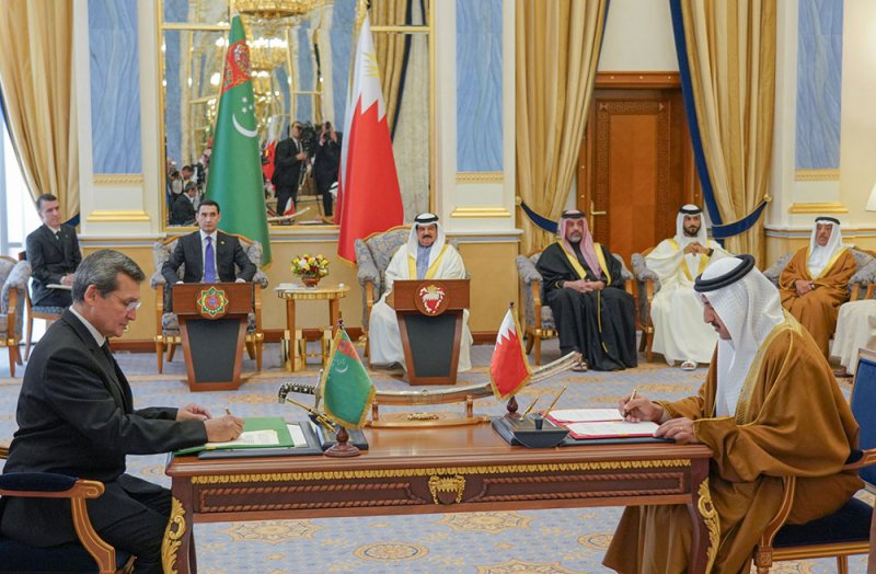 توقع مذكرة تفاهم في مجال التدريب الدبلوماسي