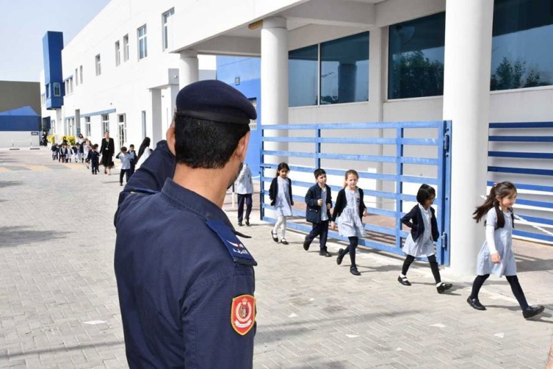 الدفاع المدني ينفذ تمرين إخلاء وهمي بالمدرسة البريطانية