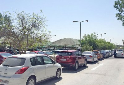 أزمة باركات في جامعة البحرين ... والطلبة: مبنى متعدد الطوابق هو الحل
