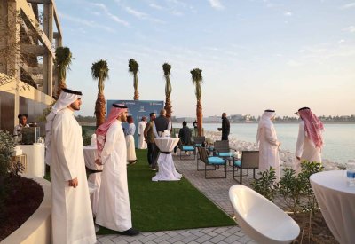 “أمواج بيتشفرونت” يفتتح مكتب المبيعات الرسمي بموقع المشروع