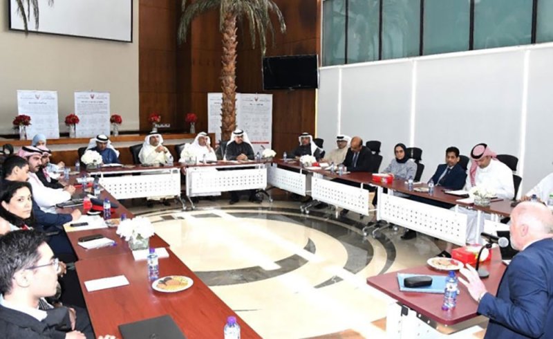 وزير النفط والبيئة يترأس اجتماع لجنة ارتفاع منسوب مياه البحر