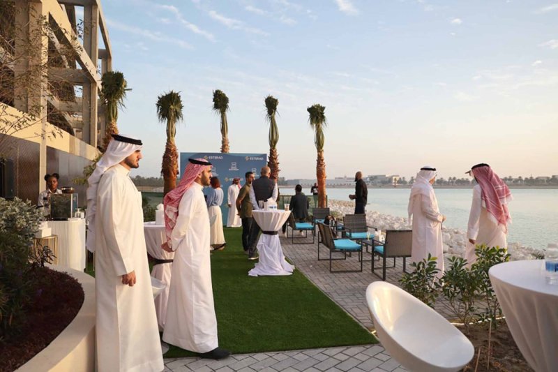 “أمواج بيتشفرونت” يفتتح مكتب المبيعات الرسمي بموقع المشروع