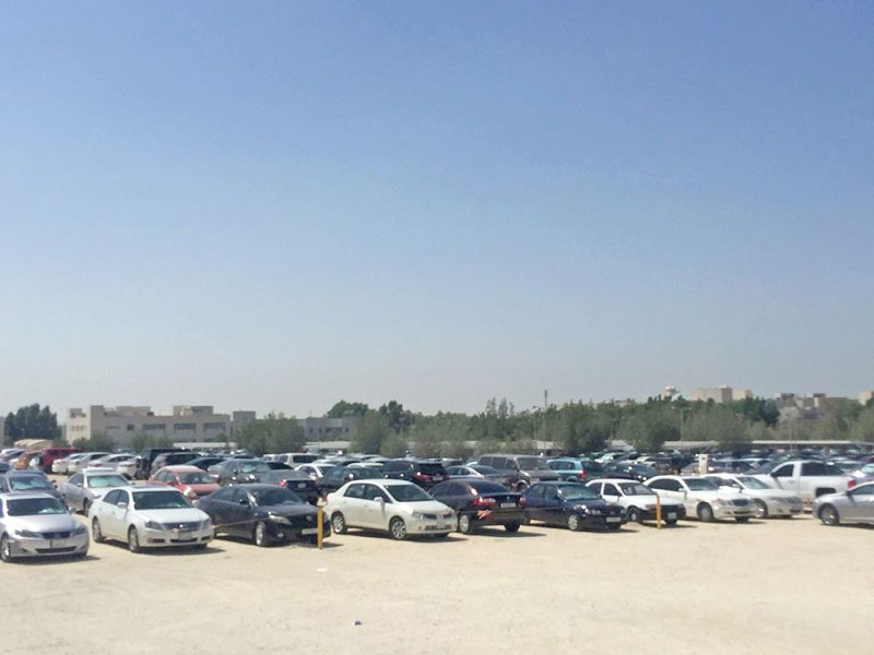 جامعة البحرين: إشغال بعض المواقف لا يتعدى 20% والحافلات توفر الحل 