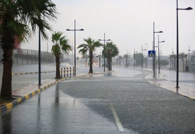 البحرين تحطم رقمها القياسي في سرعة الرياح وتستقبل يوماً بارداً نسبياً