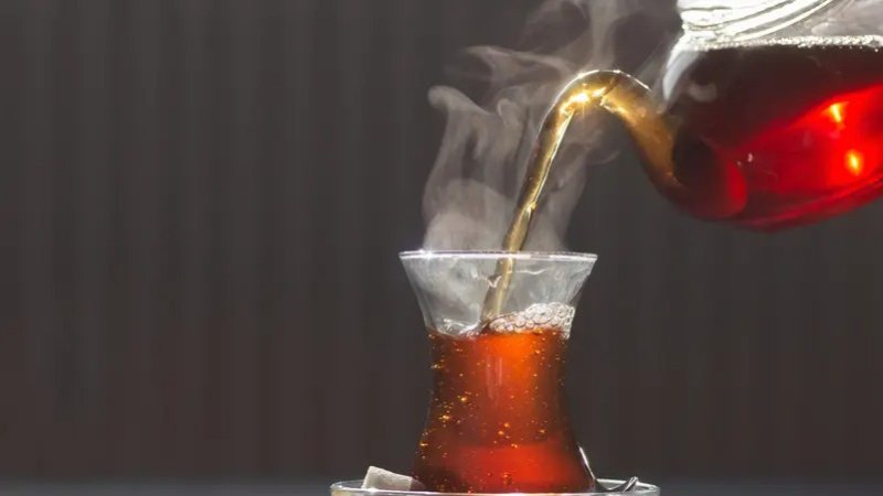 احذروا.. خطأ نرتكبه جميعاً عند شرب الشاي!