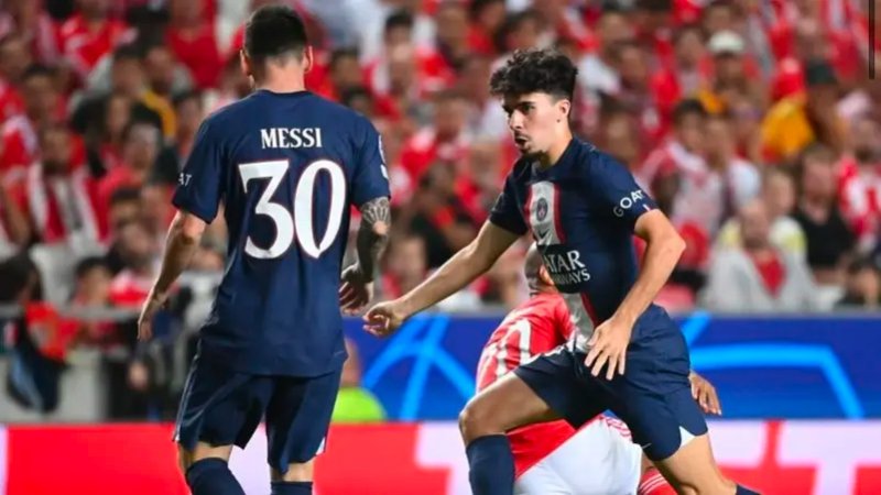 ميسي يشتبك مع زميله في تدريبات باريس سان جيرمان
