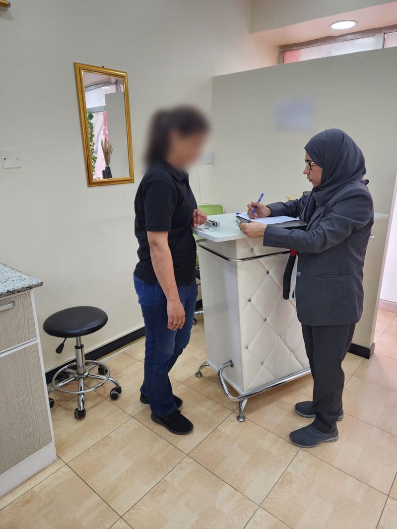 سوق العمل: ضبط عدد من العمالة المخالفة ضمن الحملات التفتيشية بمحافظات "المحرق" و"الجنوبية" و"الشمالية"