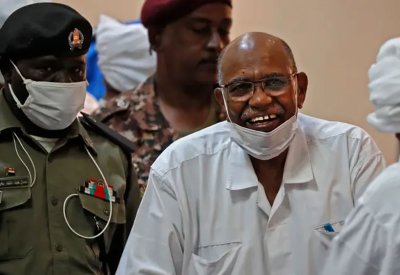 نقل الرئيس السوداني السابق البشير إلى العناية المركزة في حالة خطرة