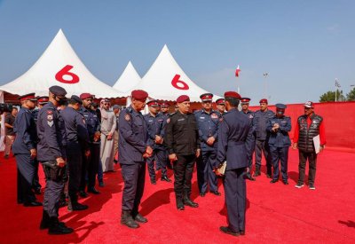 رئيس الأمن العام يقوم بجولة ميدانية في حلبة البحرين الدولية ويتفقد الاستعدادات الأمنية لاستقبال سباق الفورمولا 1