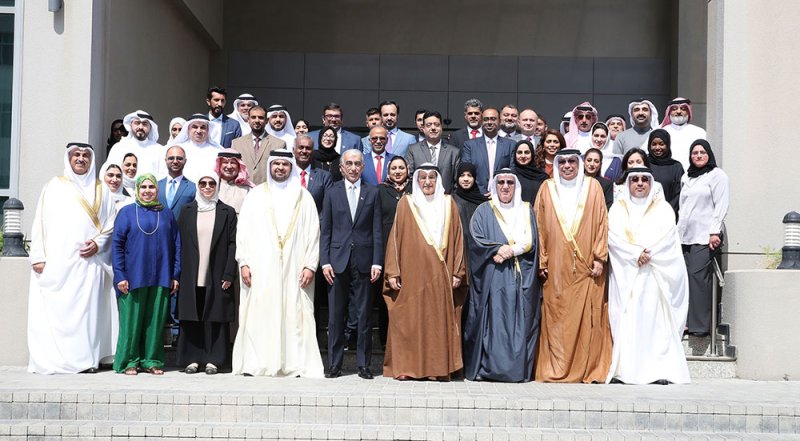 تسريع وتيرة البنية التحتية واستدامة التمويلات اللازمة لتعزيز الاقتصاد ورفع جاهزية الخدمات والمرافق