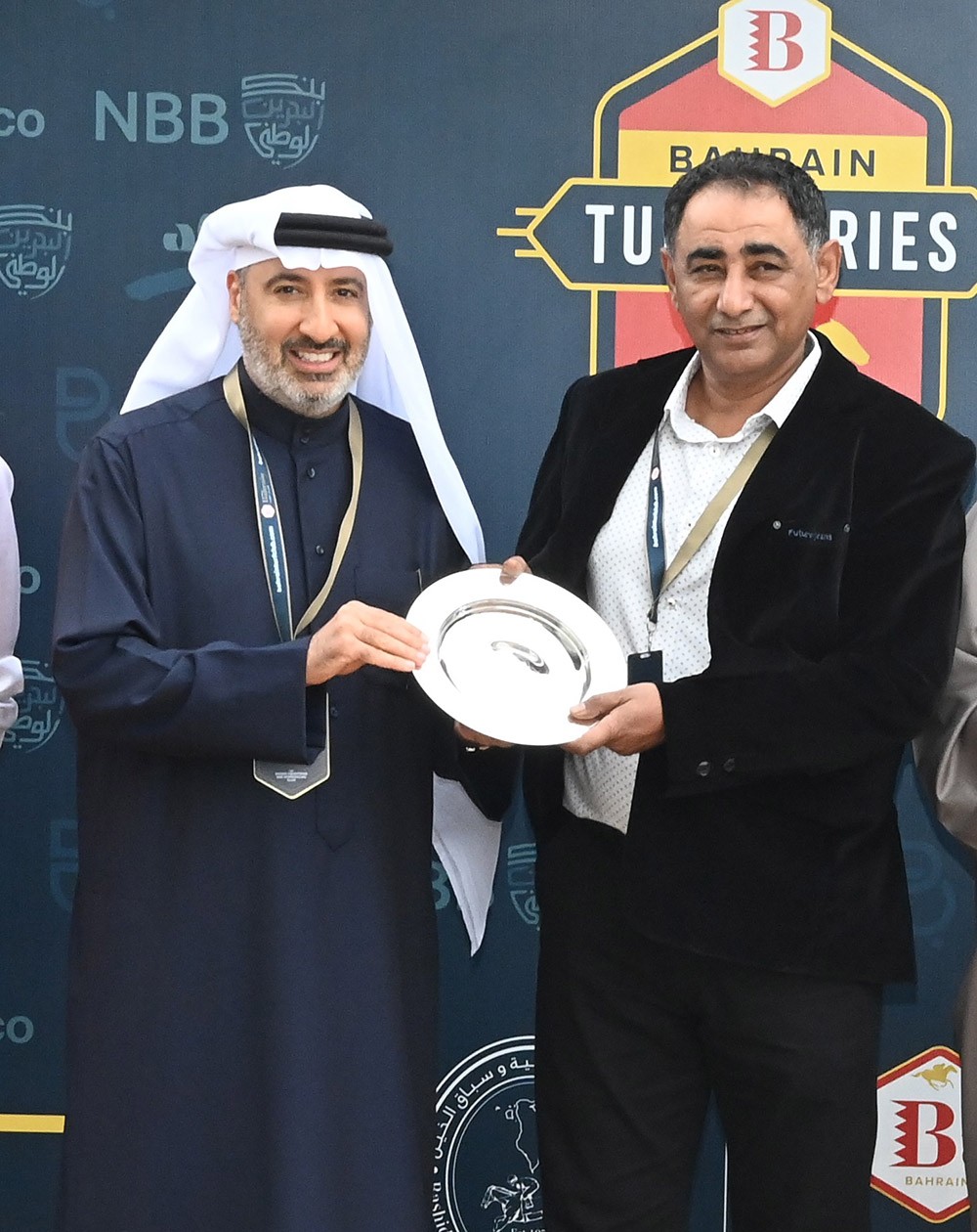 المضمر أسامة هاشم يتوج بأحد كؤوس سباقات الخيل
