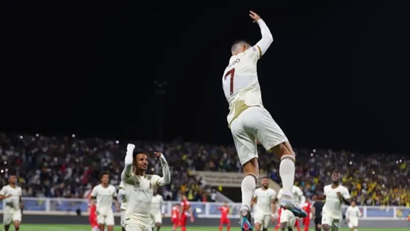 رونالدو يفوز بجائزة لاعب الشهر في الدوري السعودي