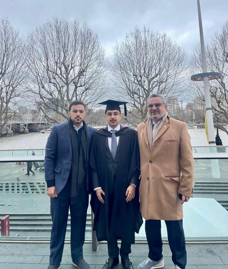 علي خالد علي الأمين يحصل علي بكالوريوس علوم إدارة الأعمال من جامعة وست منستر البريطانيه