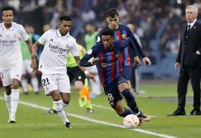 الريال يستضيف برشلونة الجريح في ذهاب نصف نهائي الكأس