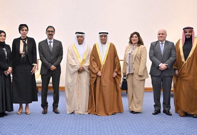 سمو الشيخ محمد بن مبارك آل خليفة يستقبل رئيس وأعضاء مجلس إدارة أسرة الأدباء والكتاب