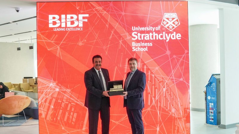 تعاون مشترك بين «BIBF» و«ستراثكلايد» لتطوير برامج في التحول الرقمي والتنمية المستدامة والتمويل الإسلامي