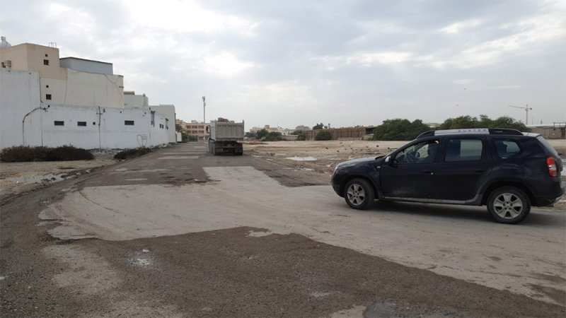 شارع حيوي "مهمل" في عالي