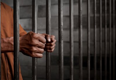 بعدما سُجن 40 عاما.. المحكمة تقضي ببراءته