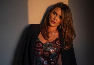ياسمين داوود توجه رسالة لفريق عمل "جروب الماميز"