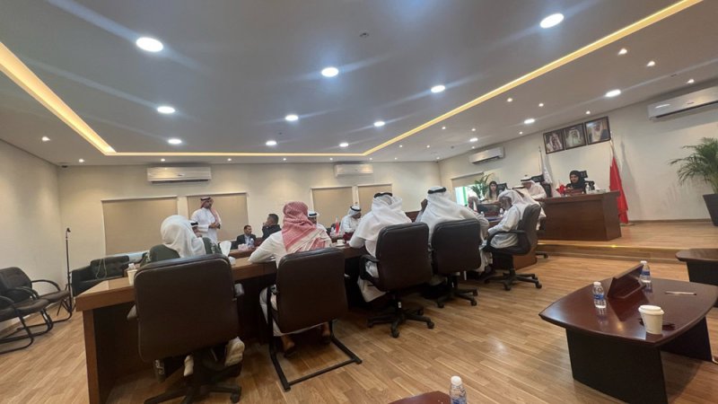 إنشاء جسر علوي في الجنبية ومسار فرعي