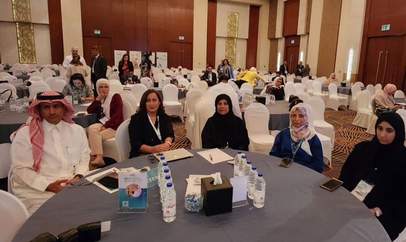 هيئة "المهن الصحية" تشارك في المؤتمر الثامن لتنظيم الصيدلة والدواء في دبي