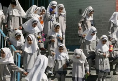 تسميم طالبات إيران.. يعيد شبح حرق نساء أصفهان بالأسيد