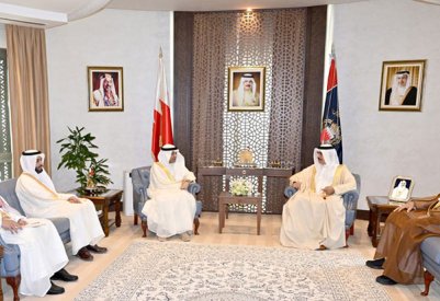 وزير الداخلية يشيد خلال استقباله الأمين العام لمجلس التعاون بالدور الفاعل للأمانة في تطوير مسيرة العمل الخليجي المشترك