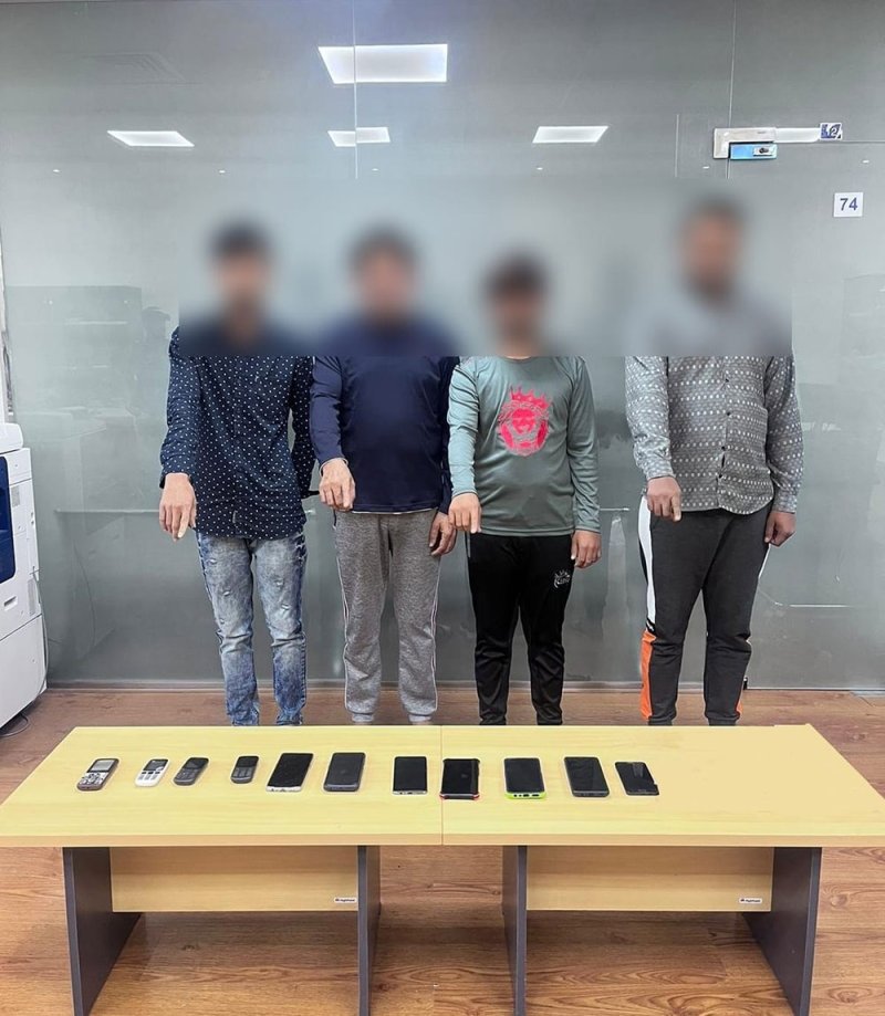 بالصورة: القبض على شبكة احتيالية لقيامهم بعمليات النصب والاحتيال الإلكتروني