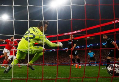 بنفيكا يطيح ببروج ويتقدم لدور الثمانية بدوري أبطال أوروبا