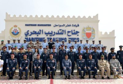 نائب رئيس الأمن العام يشهد تخريج المشاركين في عدد من الدورات التدريبية بخفر السواحل