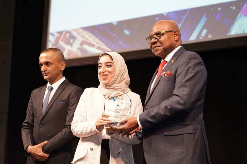 وزيرة السياحة تحصد جائزة أفضل وزيرة سياحة في ITB برلين