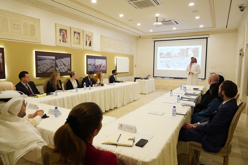 وزارة الإسكان تستضيف وفدا من الكونغرس الأمريكي