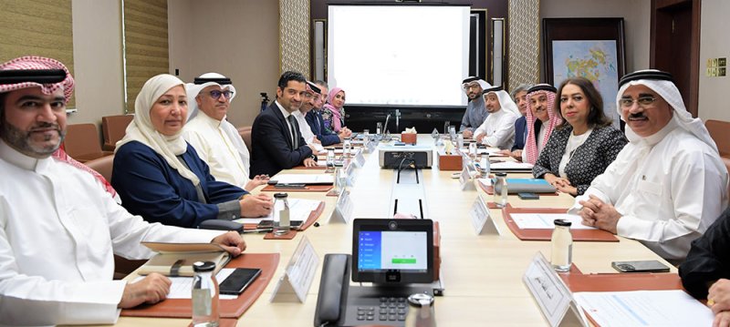 وزير البلديات يبحث مع مجلس أمانة العاصمة تطوير الواجهة البحرية للعاصمة وتسهيل تراخيص البناء والتراخيص البلدية
