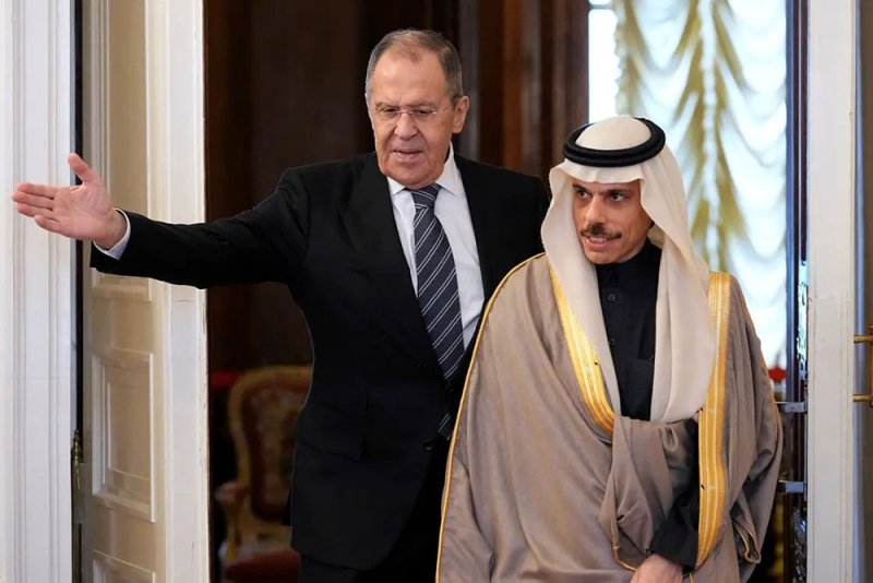 الرياض تؤكد استعدادها للوساطة بأزمة أوكرانيا.. وموسكو ترحب