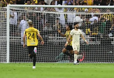 بـ 8 أهداف.. شباك النصر "المفضلة" لرومارينيو