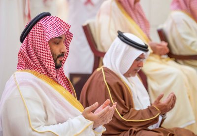 سمو ولي العهد رئيس مجلس الوزراء يؤدي صلاة الجنازة على جثمان صاحبة السمو الملكي الأميرة الجوهرة بنت عبدالعزيز رحمها الله