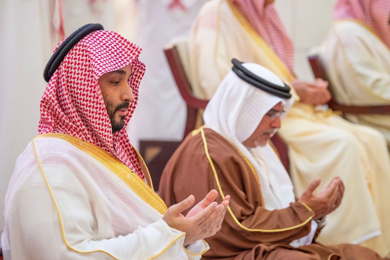 سمو ولي العهد رئيس مجلس الوزراء يؤدي صلاة الجنازة على جثمان صاحبة السمو الملكي الأميرة الجوهرة بنت عبدالعزيز رحمها الله