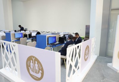 ترجمة بثلاث لغات في جناح "انترنت كافيه" بالاتحاد البرلماني الدولي