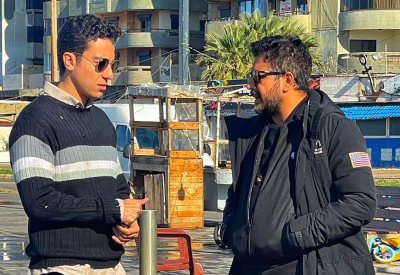نور النبوي في صورة تجمعه مع المخرج ياسر سامي من كواليس الأجهر
