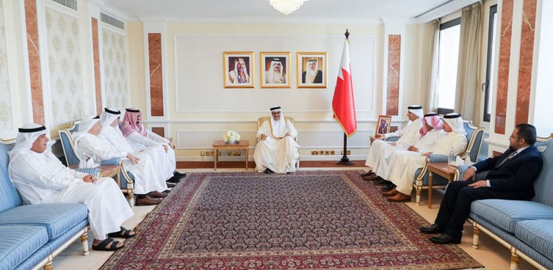 وزير الخارجية يستقبل عددًا من السفراء السابقين بمناسبة انتهاء فترة عملهم الدبلوماسي بوزارة الخارجية