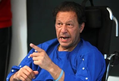 مذكرة اعتقال جديدة بحق عمران خان.. بسبب تهديد قاضية