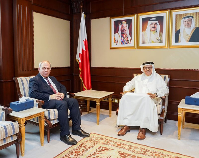 وزير الخارجية يستقبل عضو مجلس العموم و وزير الظل للشرق الأوسط وشمال أفريقيا بالمملكة المتحدة