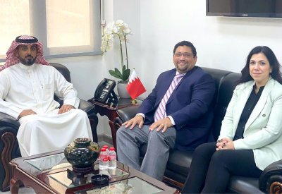 رئيس وحدة التحقيق الخاصة يستقبل نائب رئيس بعثة سفارة الولايات المتحدة الأمريكية بمملكة البحرين