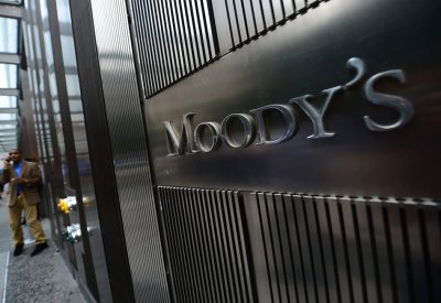وكالة Moody’s تخفض نظرتها للنظام المصرفي الأميركي إلى سلبية