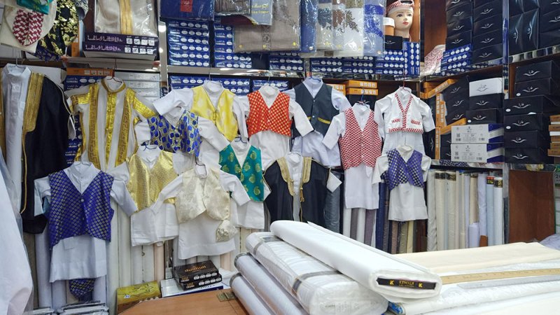 "ثوب العيد" يُتخِم محلات الخياطة.. والأسعار بين 10 و25 دينار