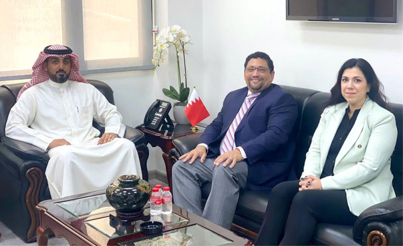 رئيس وحدة التحقيق الخاصة يستقبل نائب رئيس بعثة سفارة الولايات المتحدة الأمريكية بمملكة البحرين